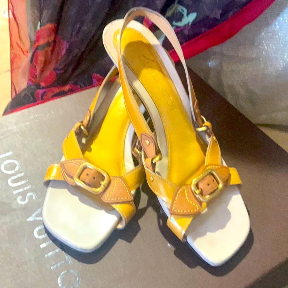 Authentic Louis Vuitton Deep yellow tone leather sandals beautiful & unique 🤩